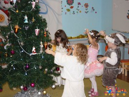 Новогодний утренник в Детском клубе Тёма, старшие группы полного дневного пребывания