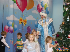 Новогодний утренник в Детском клубе Тёма, младшие группы полного дневного пребывания