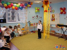Утренник 8 Марта на Сиреневом, средняя и старшая группы