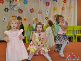 Детский клуб "Тёма", утренник 8 марта, младшие группы
