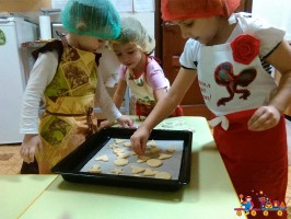 Выпечка от девочек в подарок мальчикам к 23 февраля (Студеный)